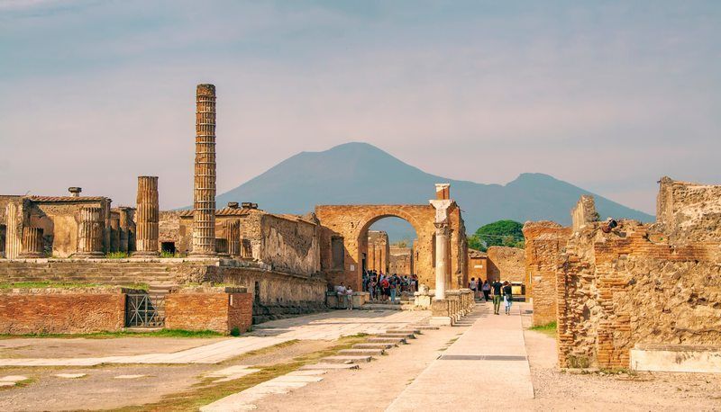 Vista de Pompeya y el Vesubio